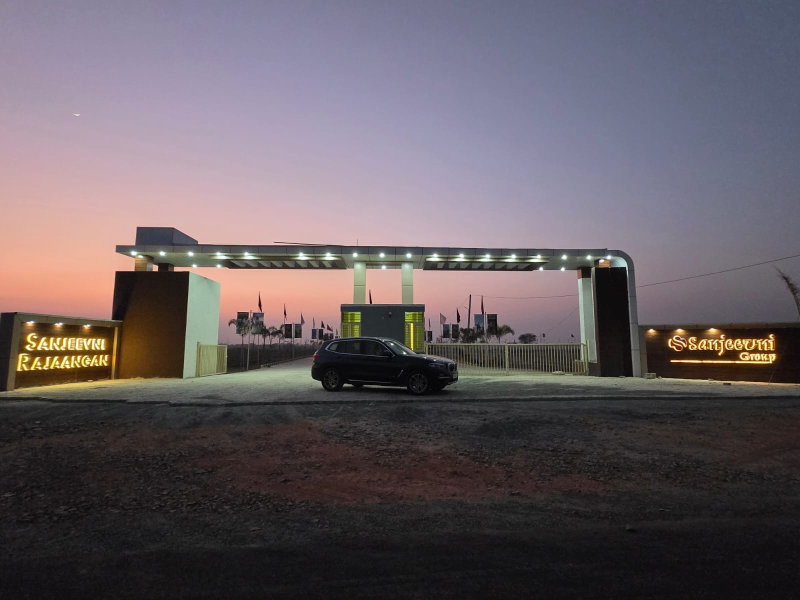 300 Gaj plot Parasnath Narayan City Mansarovar